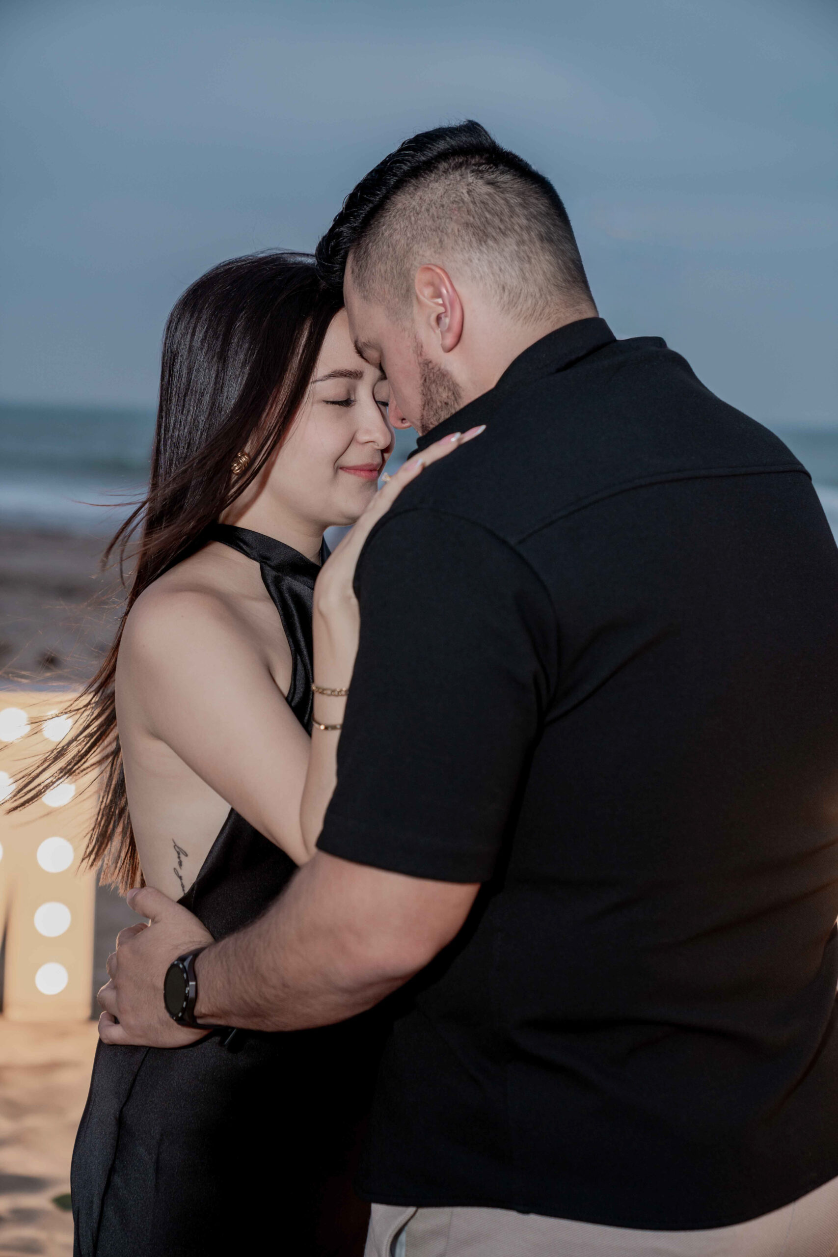 Miniatura del momento de la pedida de mano en la playa