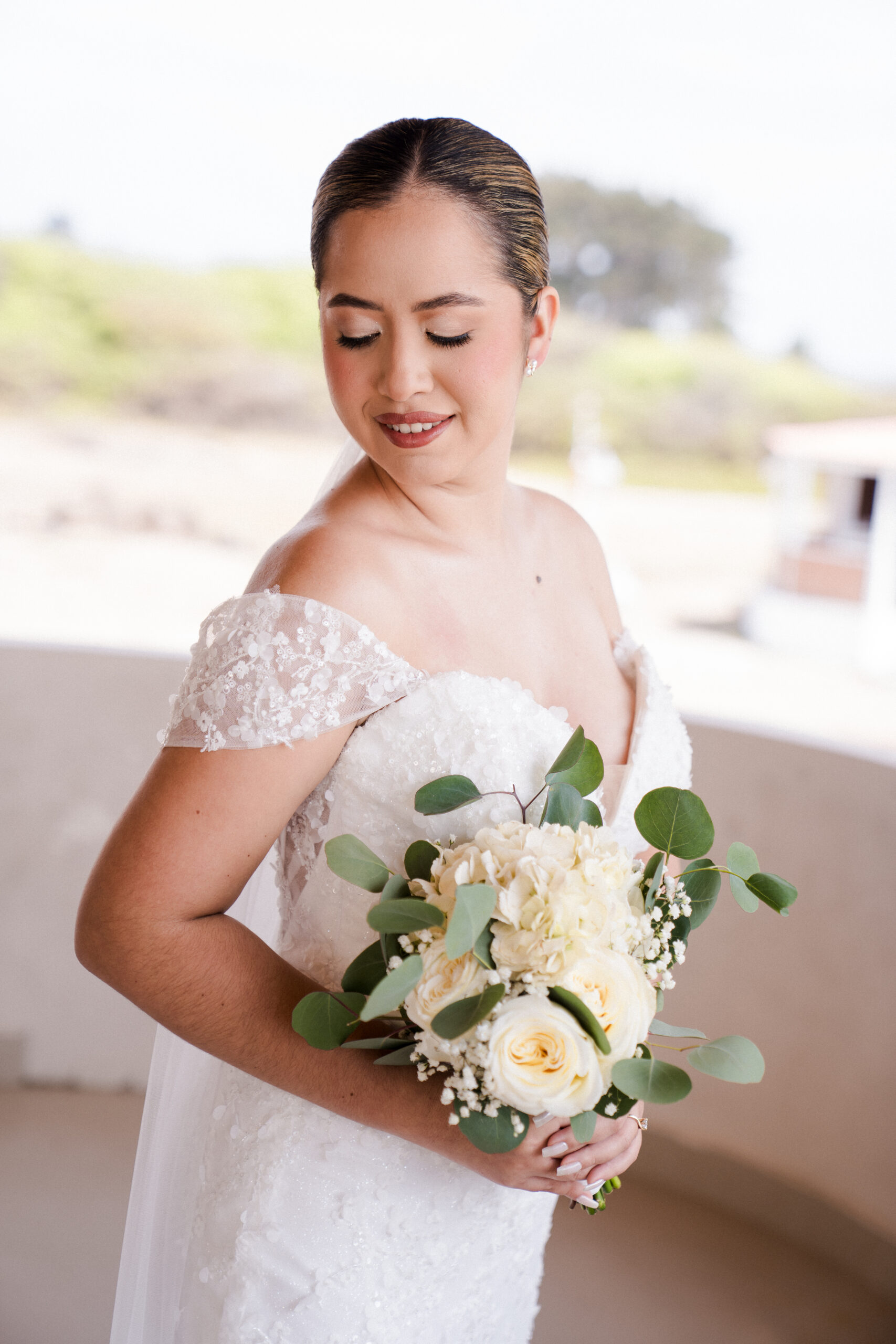 Miniatura de la novia con su ramo