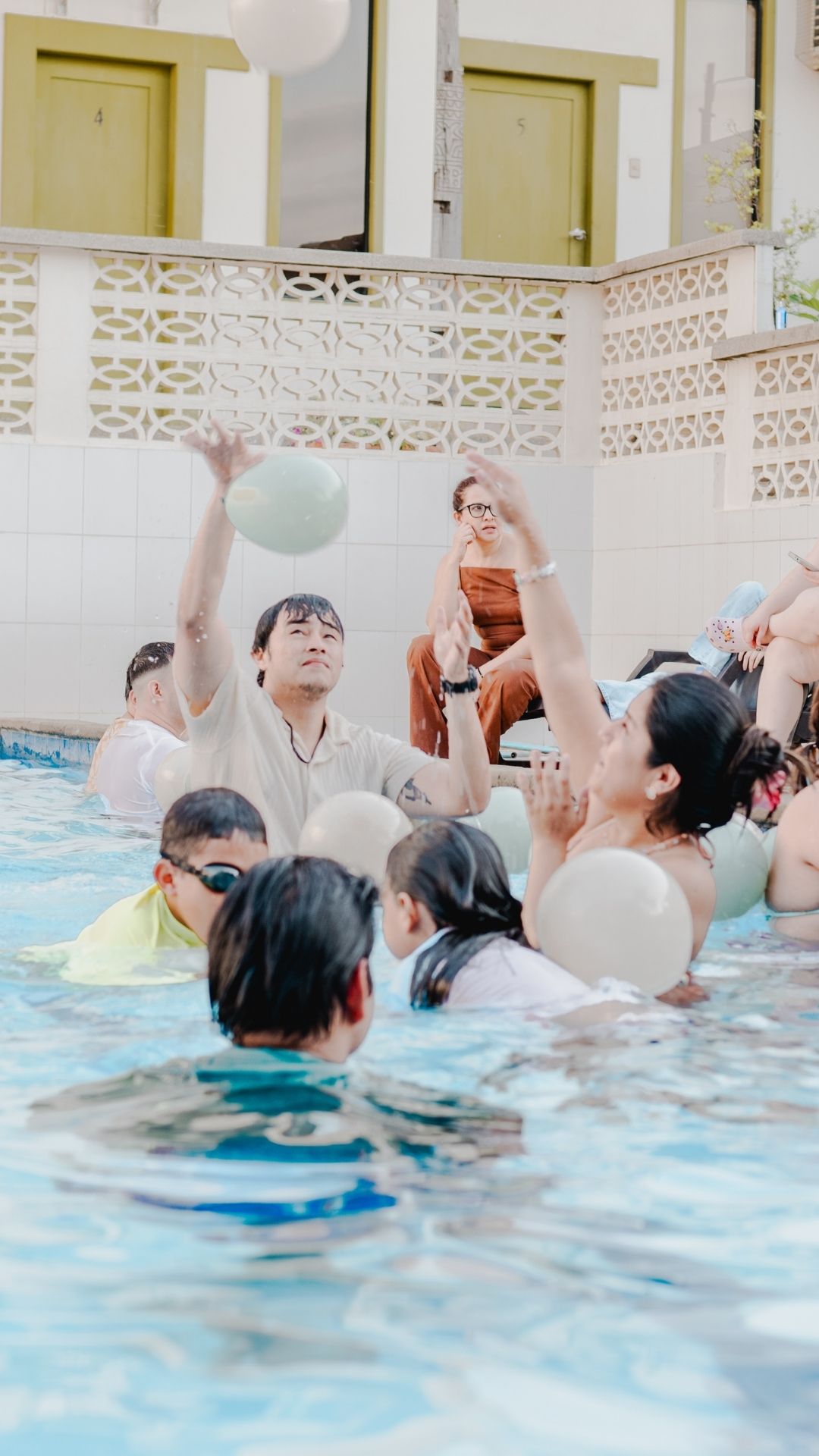 Momentos reales y diversión en eventos privados en Playas. Producción de Ola Digital especializada en entornos costeros.