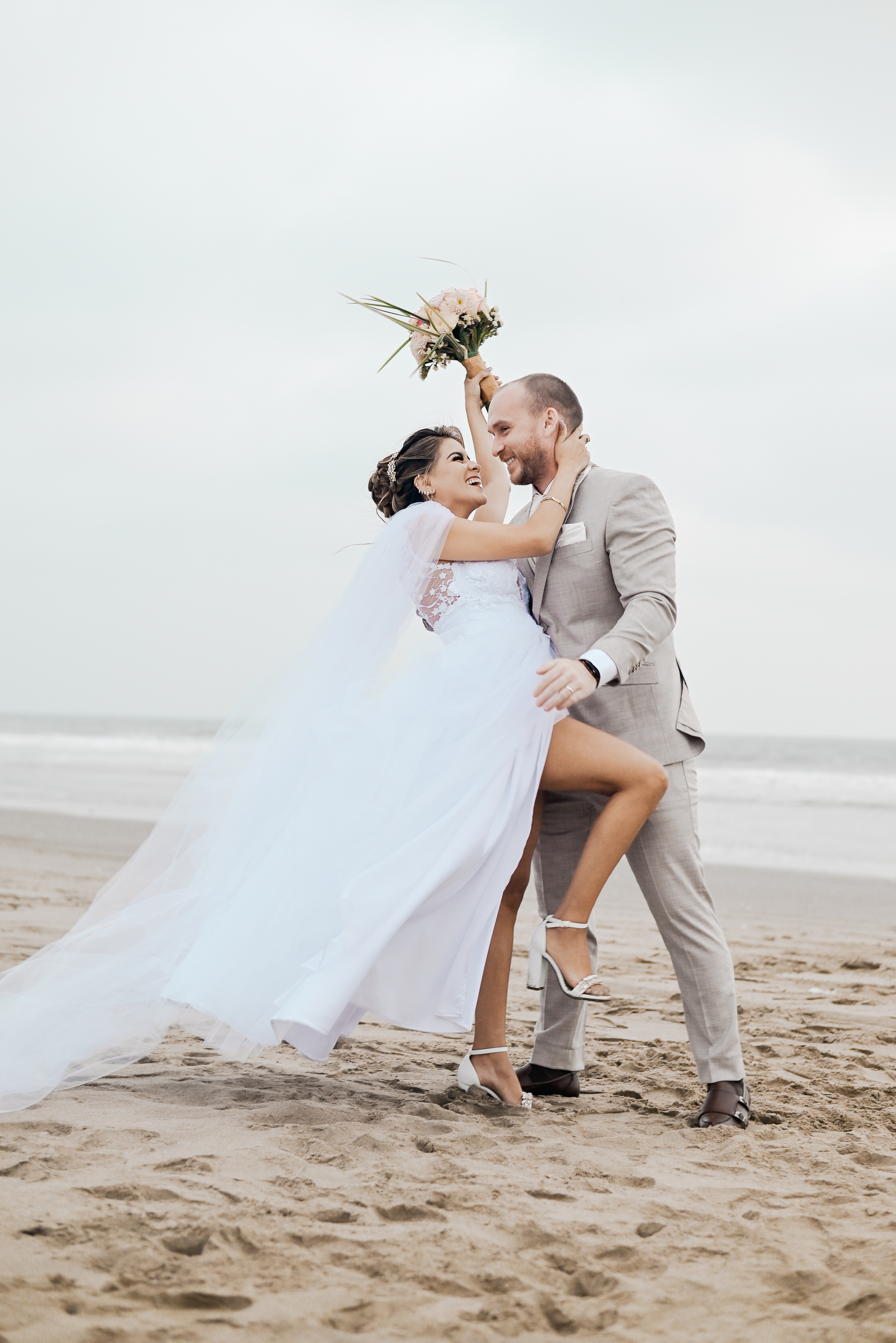 Liliana y Stuart - fotografía de boda en Playas Ecuador